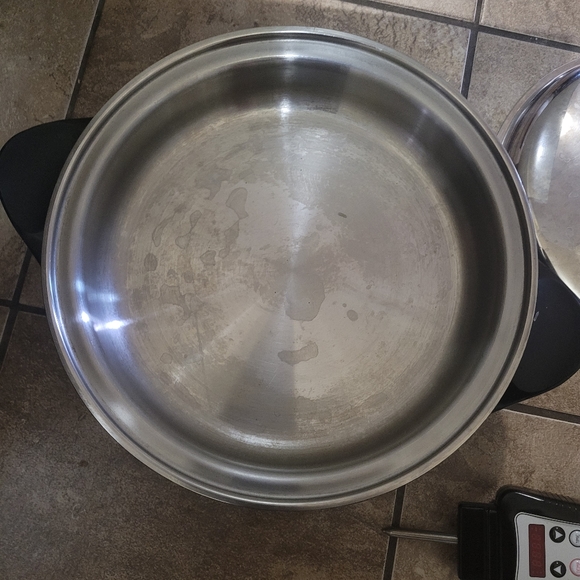 SaladMaster Electric oil core skillet - Picture 5 of 6